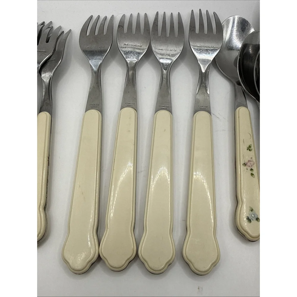 20 Pieces Pfaltzgraff TEA ROSE Stainless Plastic Handle Flatware